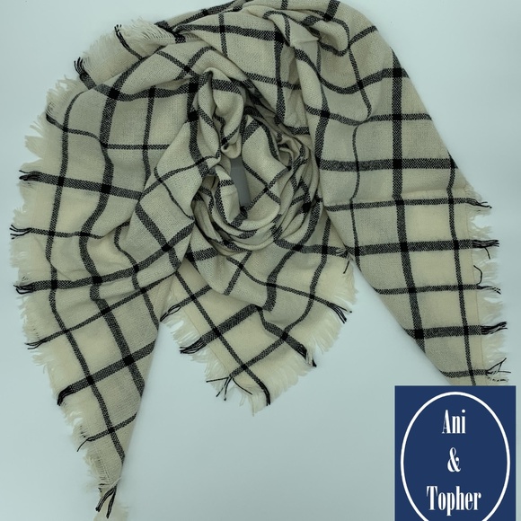 Blanket Scarf Triangle Plaid in Beige/Black - Picture 2 of 4